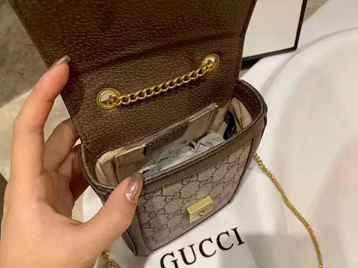 流行りブランドグッチバッグ 人気新作gucci風パロディバッグ おしゃれチェーン斜 めがけ小包 激安レザーバッグ
