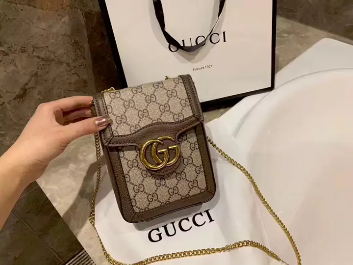 流行りブランドグッチバッグ 人気新作gucci風パロディバッグ おしゃれチェーン斜 めがけ小包 激安レザーバッグ
